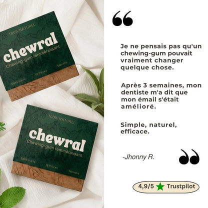 Chewral cubes éparpillés avec feuilles menthe